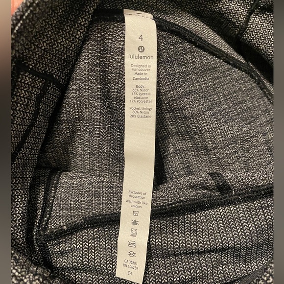 Lululemon - Picture 2 of 4